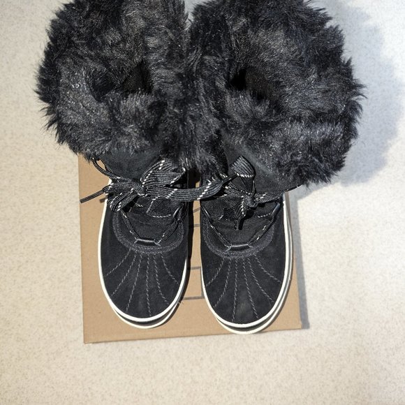 NWOT - Sorel Tivoli II Low Black waterproof snow boots Sz. 8 (fit like 7.5!) - Picture 3 of 14